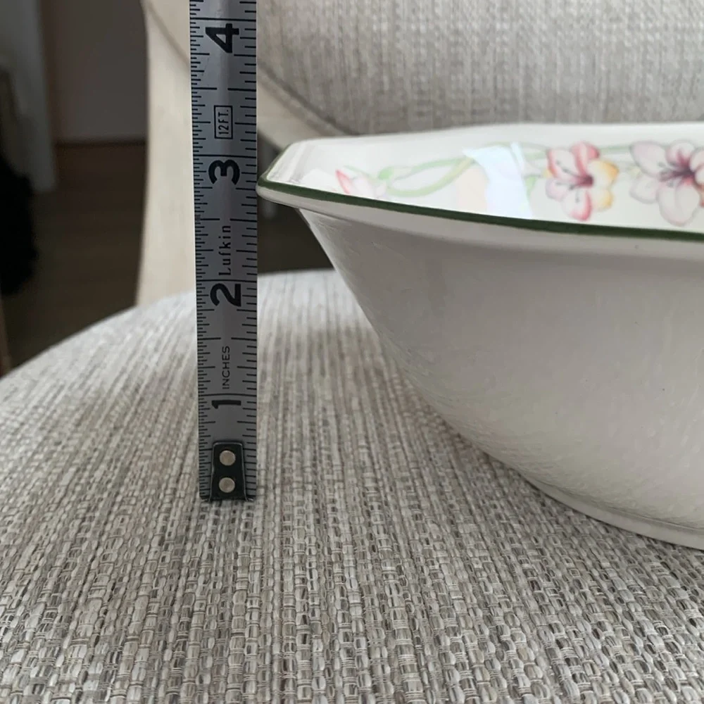 Johnson Brothers UK SANDRINGHAM Serving Bowl